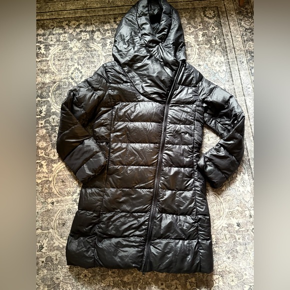 Nike Women's Black Hooded Puffer Coat - Picture 1 of 3